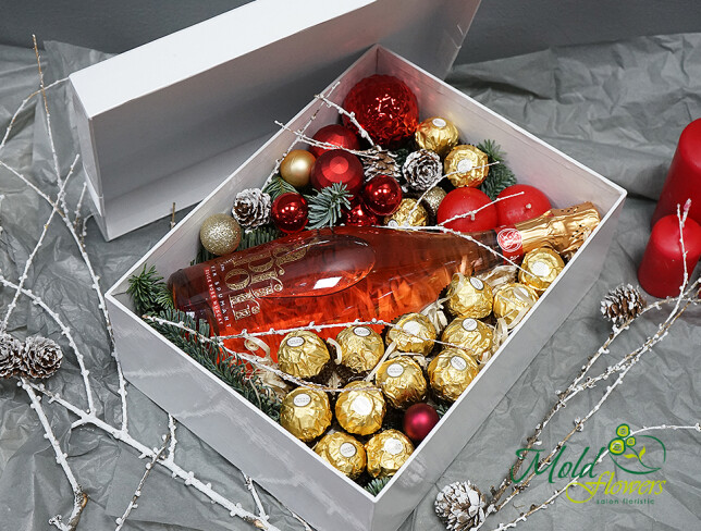 Коробка с Apriori Muscat розовое и конфетами Ferrero Rocher Фото